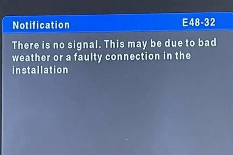 TV screen showing the DStv E48-32 no signal notification